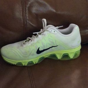 NIKE Max Air 7.5 white/lime green running shoes.